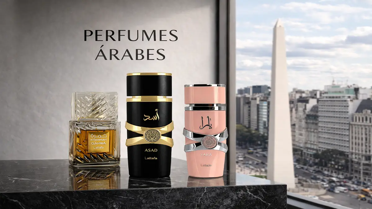 Los mejores perfumes de la marca Lattafa en Argentina: frascos de Lattafa Asad, Yara y Khamrah en exhibición.